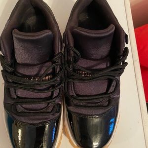 Air Jordan Retro 11 Low ‘Bleached Coral’